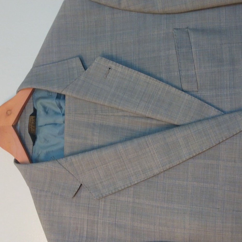 Jos. A. Bank Signature Gold Light Gray Wool Suit  46L